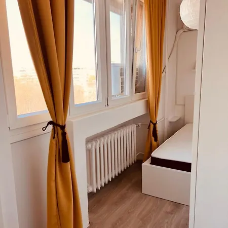 Your Cozy Place! דירה בלגרד